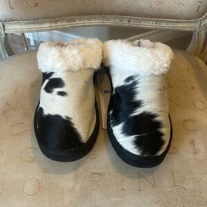 MYRA-Alamosa Hair-On Hide Lined Slippers In Black & White